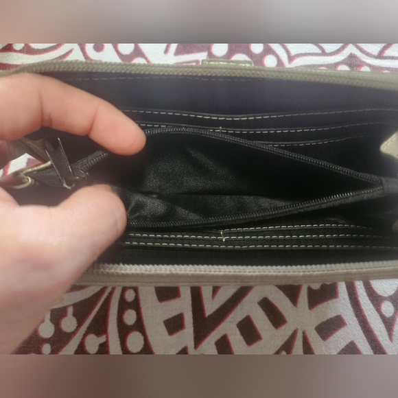 Tignanello Leather Metallic Silver Handbag And Wallet Set - Picture 16 of 16